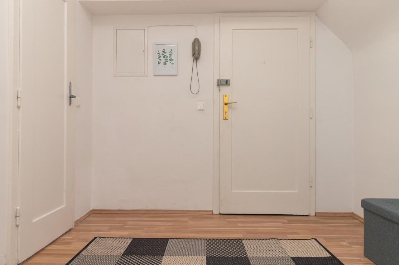 Milky Way Top Floor 2-Bedroom Apartment Air Condition Viena Exterior foto
